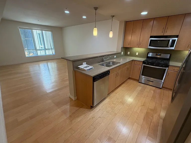 1511 Jefferson St #218 — Photo 2