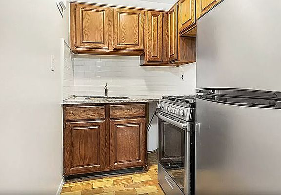 4th image of 341 Lexington Ave #4A