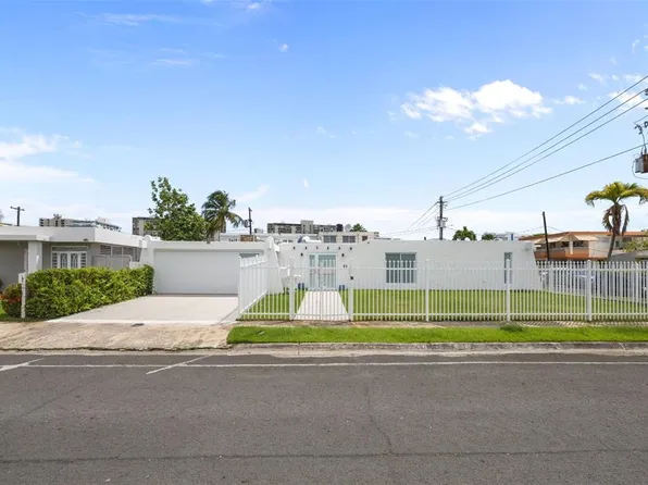 2 Calle Mar De Iss, Carolina, PR 00979