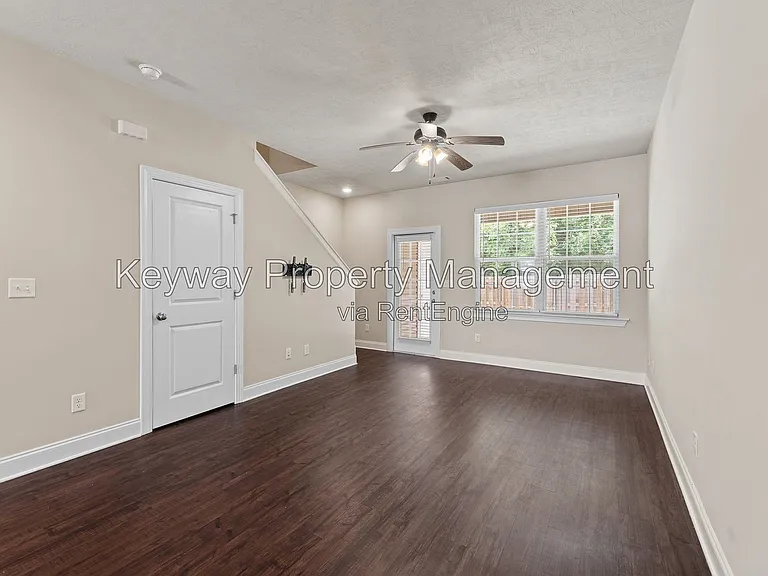 1842 Butternut Dr — Photo 4