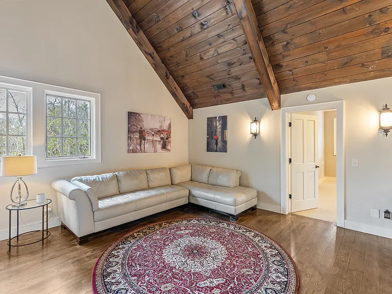 115 Falls Ct W — Photo 29