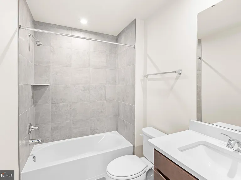 3404 Chester Aly — Photo 20