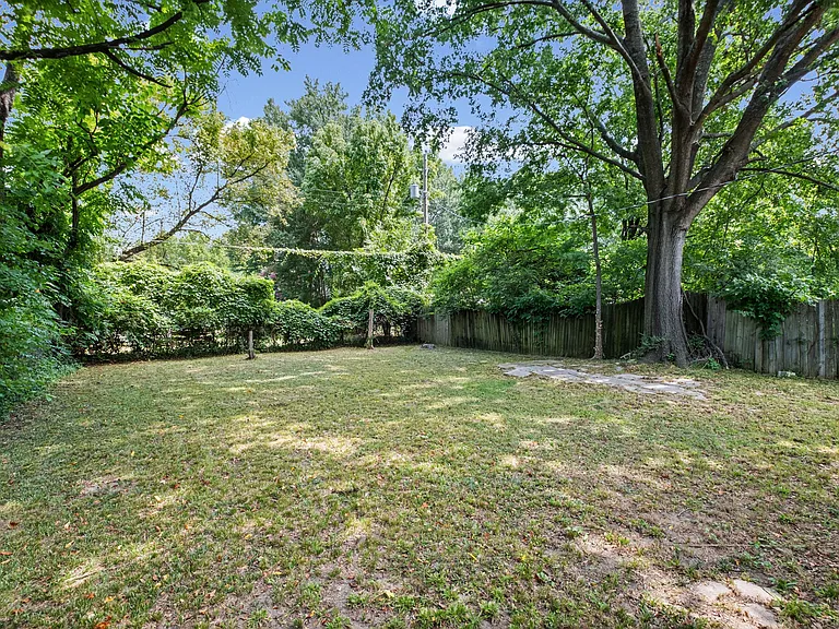 3562 Midland Ave — Photo 20