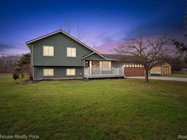 3607 Hogback Rd, Fowlerville, MI 48836