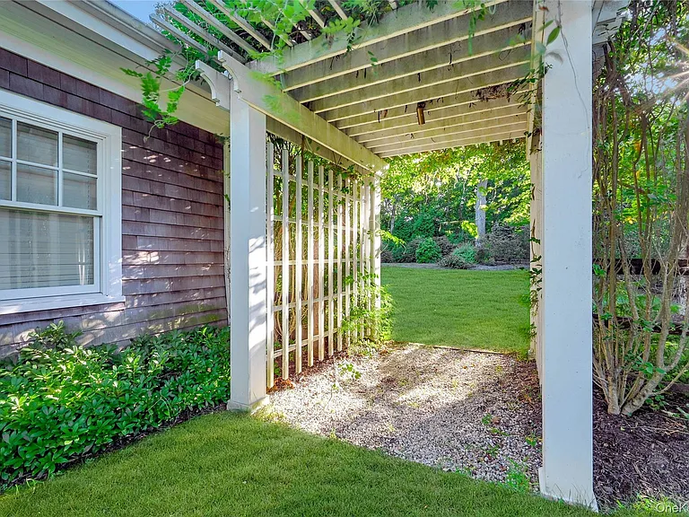1600 Pine Tree Rd — Photo 23
