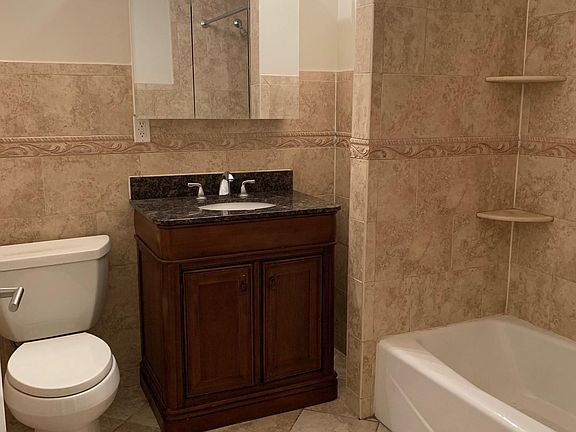 Apt. #2F Bathroom (One Bedroom)