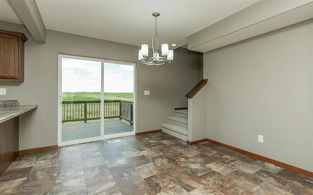 3 bed, 1696 sqft, $2,150 — Photo 2