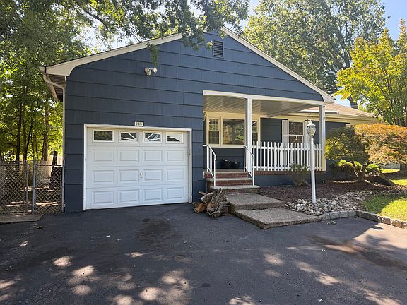 3rd image of 205 Lake Ave