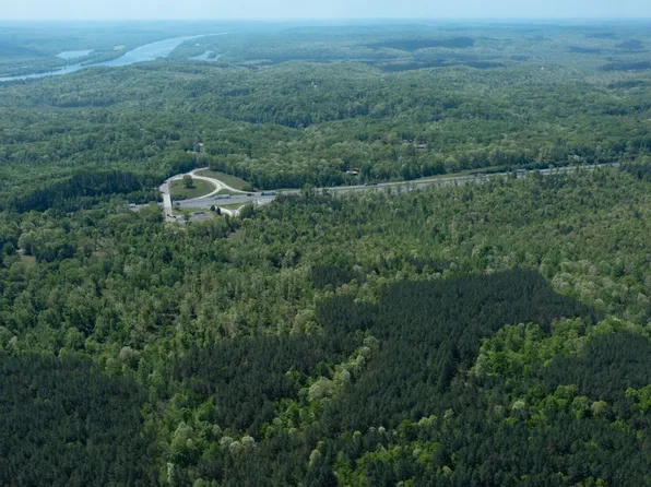 2 Marina Cv, Holladay, TN 38341