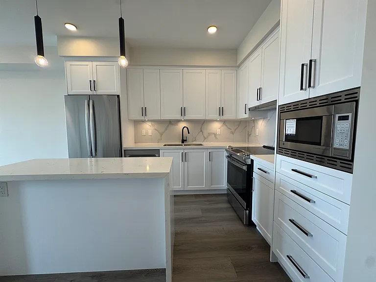 12143 223rd St — Photo 2