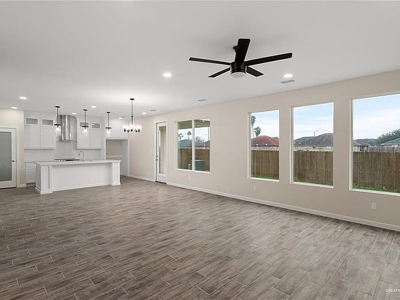 4th image of 2920 N 34th St