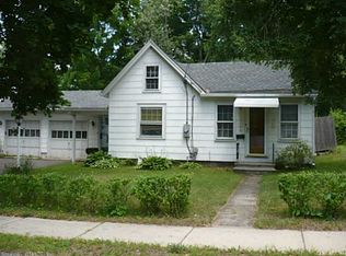 8 Ash St, Enfield, CT 06082