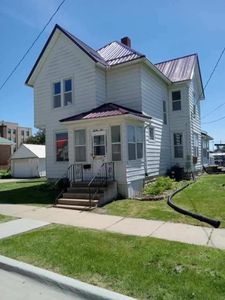 24 2nd Ave NW, Waukon, IA, 52172