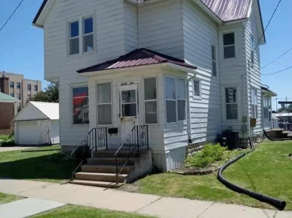 24 2nd Ave NW, Waukon, IA 52172