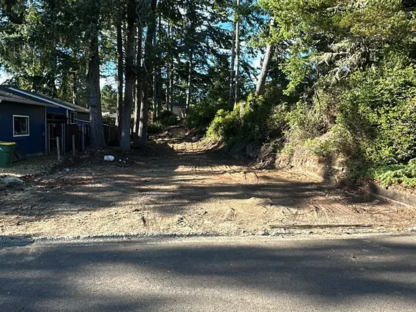 200 11th St, Florence, OR 97439