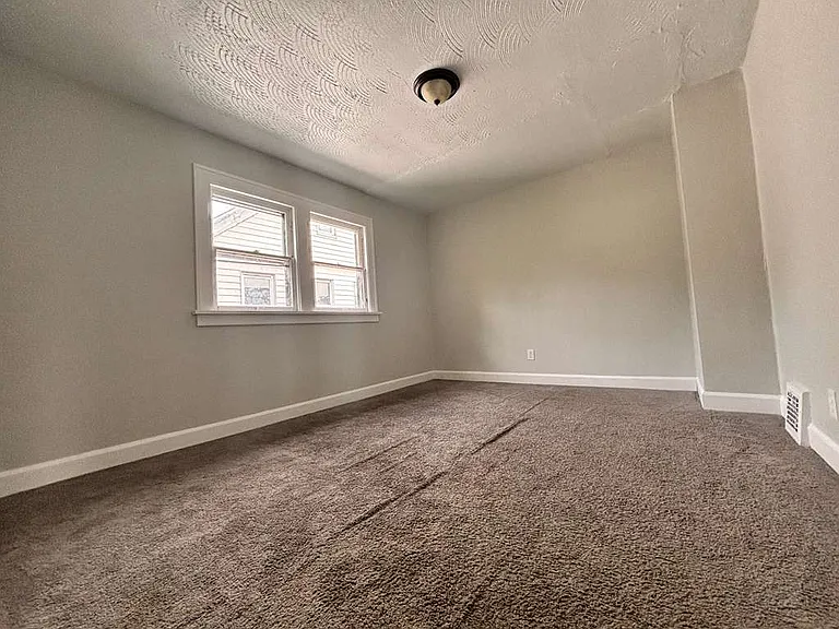 907 Rondel Rd — Photo 21