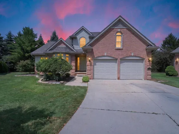13500 Cambridge Ct, Plymouth, MI 48170