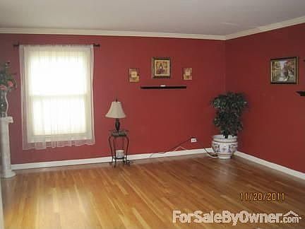 Living Room
						:
						Lovely living room