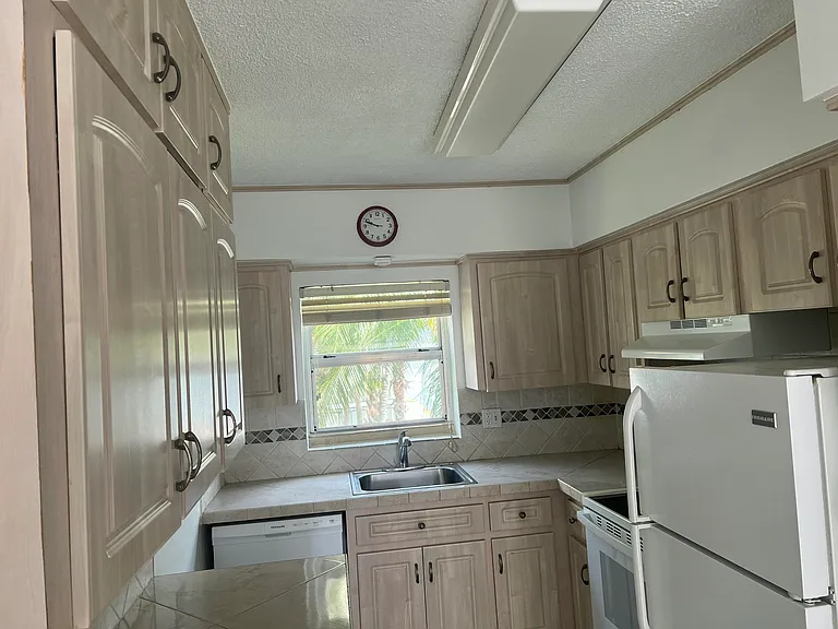 2600 S Ocean Dr #S216 — Photo 18