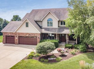 612 Hazelwood Dr, New Lenox, IL 60451
