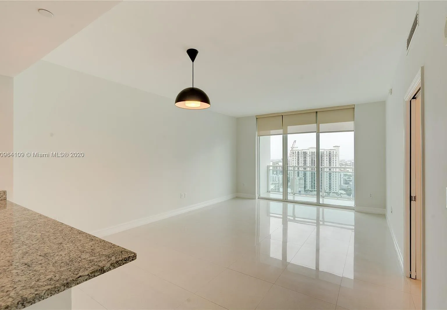 1 bed, 702 sqft, $3,350 — Photo 3