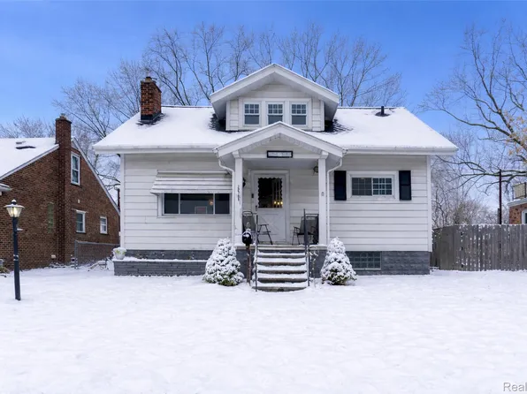 22799 Oakwood Ave, Eastpointe, MI 48021