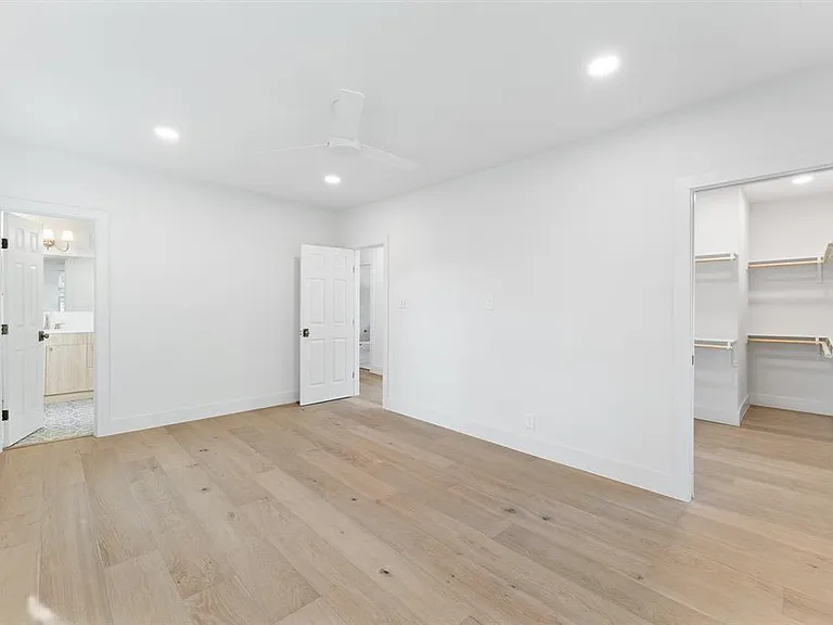3301 Duval St — Photo 14