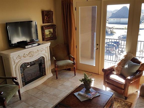 2nd image of 301 Watermere Dr APT 303