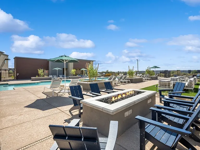 Longbow Luxury Apartments — Photo 30