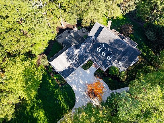 3rd image of 12296 Countryview Dr