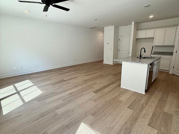 5th image of 8815 Chapman Trace Way