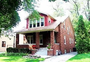 9220 S Hoyne Ave photo 1