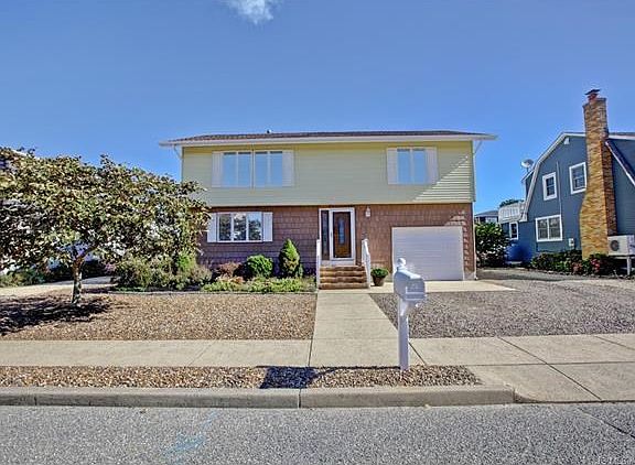 4th image of 15 W Old Whaling Ln