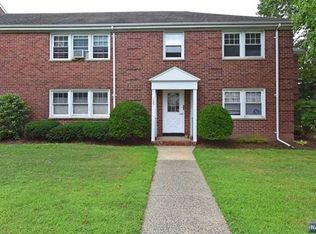 135 Howland Ave APT 2B, River Edge, NJ 07661