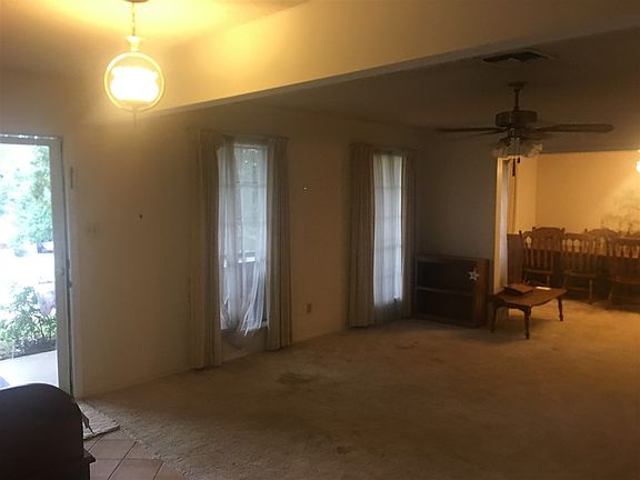 5th image of 1009 Creekwood Ln