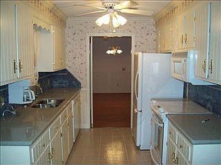 1st image of 409 Parkview Dr