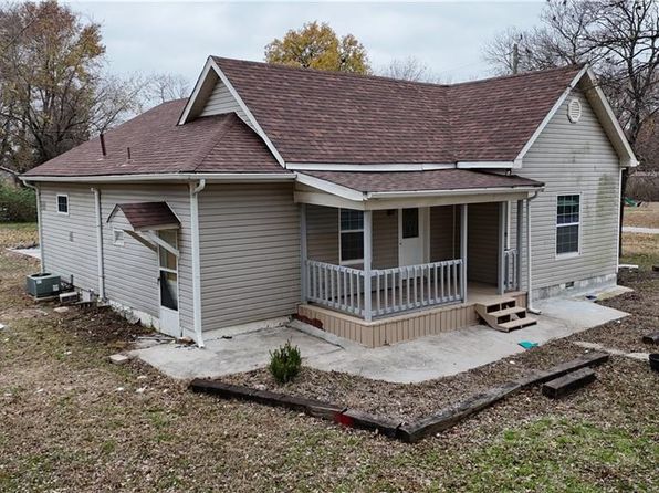 311 W Larch St, Cherokee, KS 66724