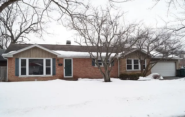1382 Western Ave photo 1