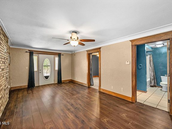 5th image of 307 W Jackson St