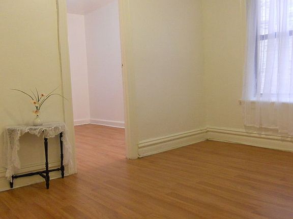 3rd image of 216 Bradhurst Ave APT 6