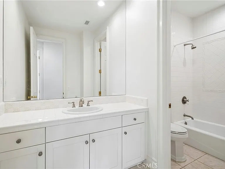 15 Jupiter Hills Dr — Photo 28