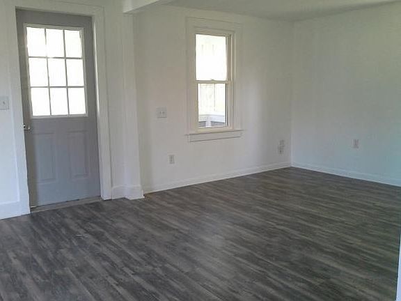 2nd image of 2007 Rexford St