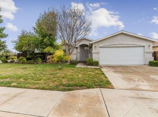 2135 Golden Ave, Clovis, CA 93611