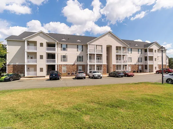 3031 Winston Dr, Burlington, NC 27215