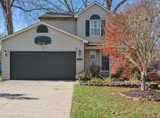 21203 Collingham Ave, Farmington Hills, MI