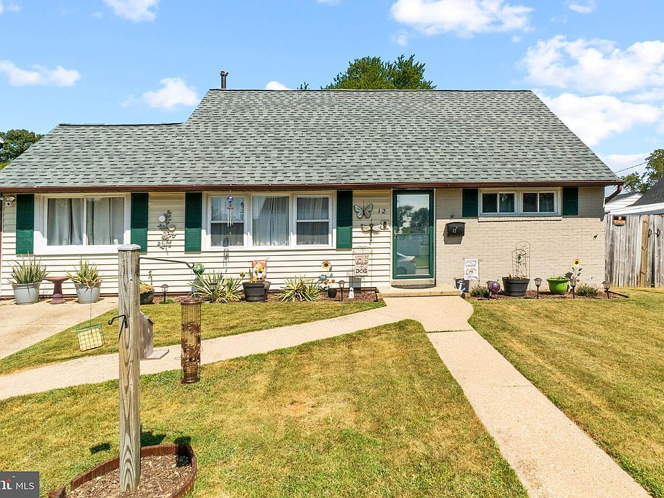 1st image of 12 Ivy Ln