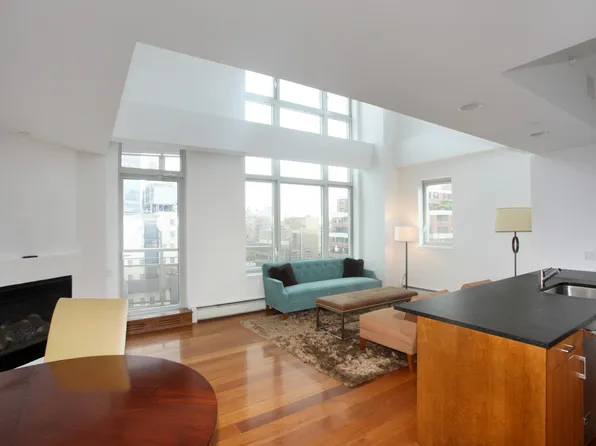 205 East 59th Street image 1 of 15