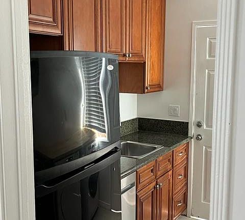 3rd image of 1111 Pico Blvd APT C
