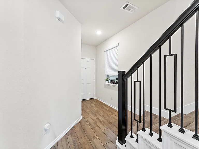 3419 Avondale View Dr — Photo 4