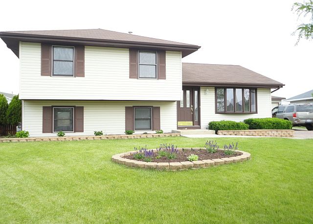 1st image of 6919 Great Falls Dr